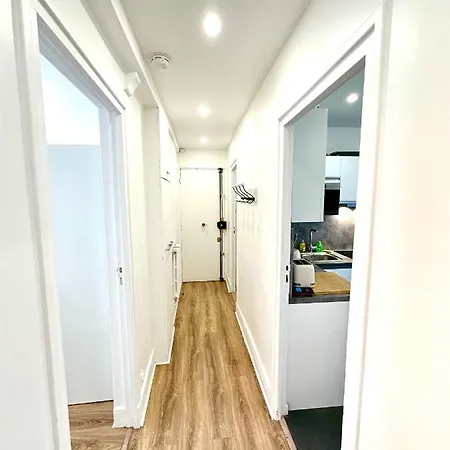 Elegant Paris - Line 7 *